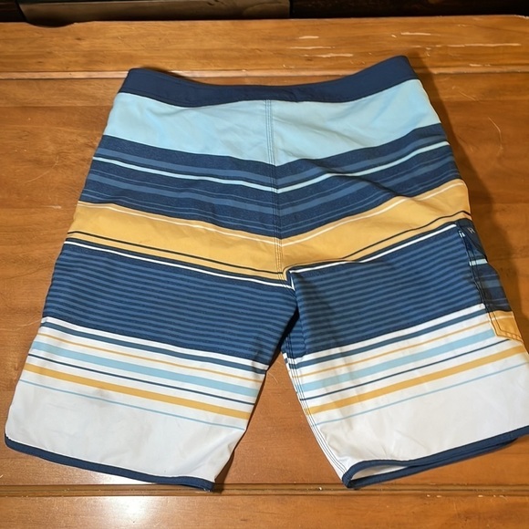 Rip Curl Board Shorts Size 34 - Picture 6 of 8